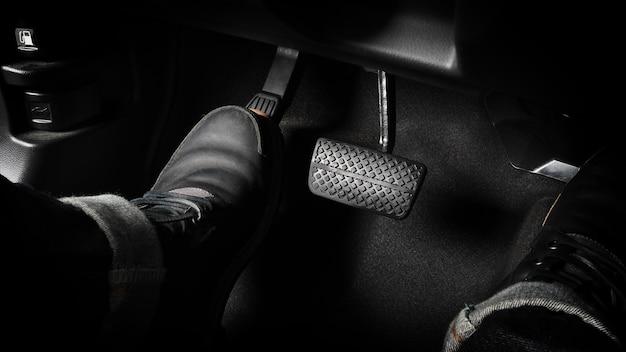 How are the pedals arranged in a right hand drive car? 