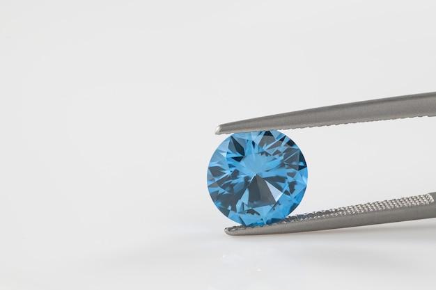 How big is a 7mm diamond? 