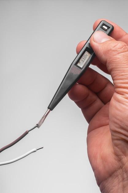 How can you tell the RCA polarity? 