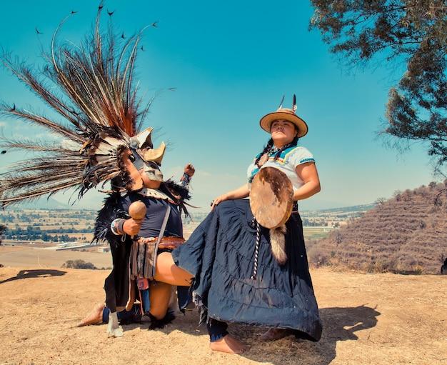 How did the Hopi Tribe travel? 