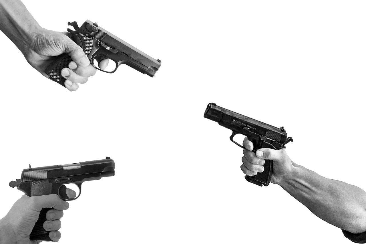 How do you describe the sound of a gunshot? 