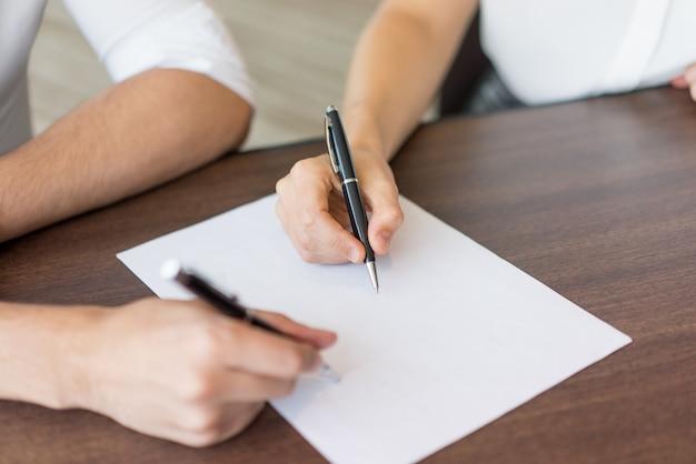 How do you write an approval sheet for research? 