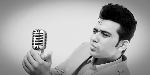 How did Elvis Presley influence fashion? 