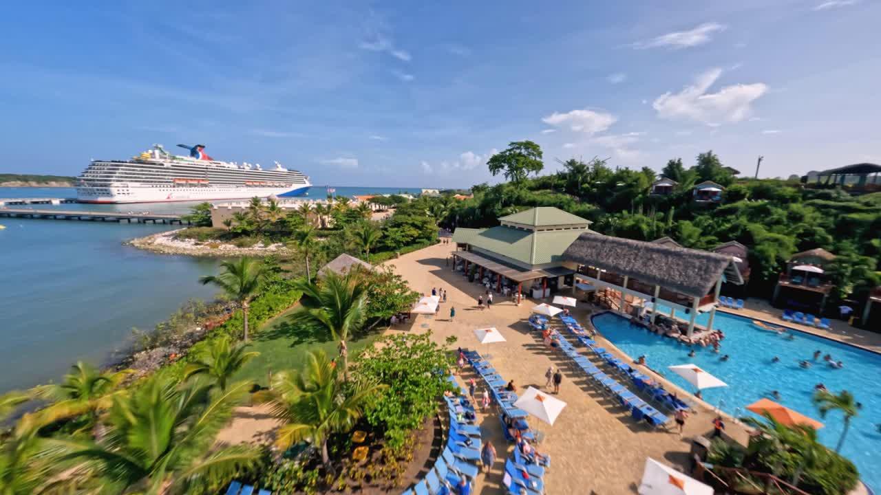 How far is Amber Cove from Punta Cana? 