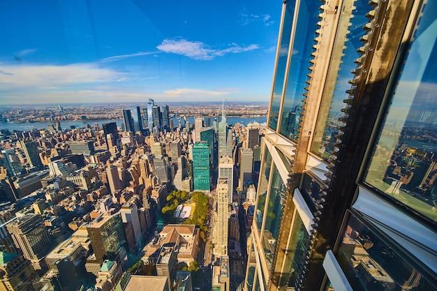 How fast does the elevator go in the Empire State Building? 