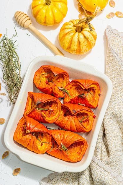 How long can a pumpkin roll last in the refrigerator? 