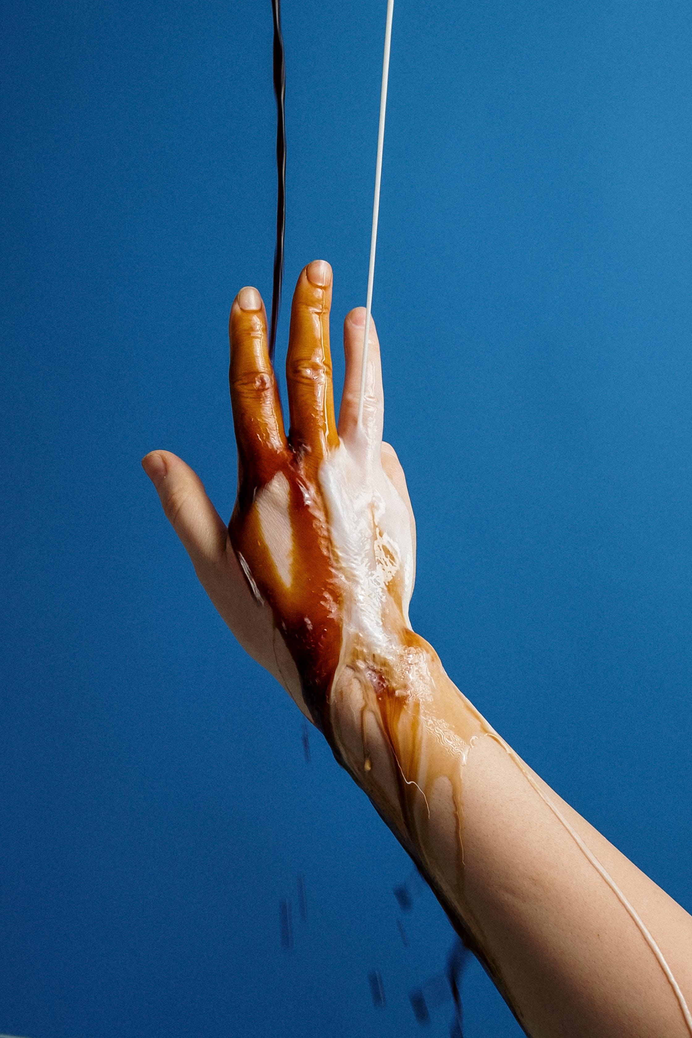 How long can you submerge your hand in ice water? 