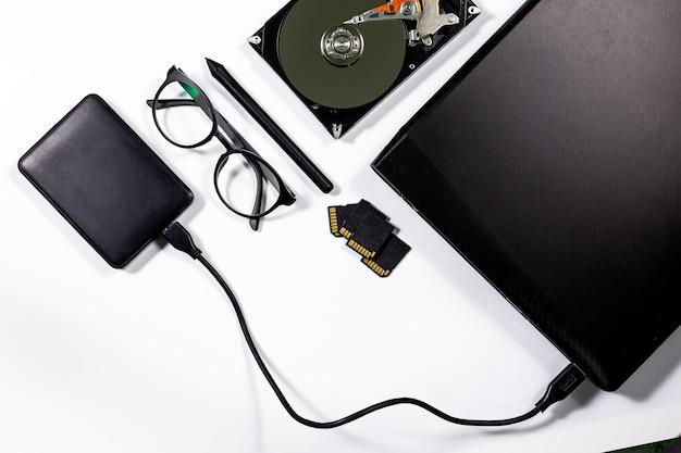 How many hours does Lenovo battery last? 