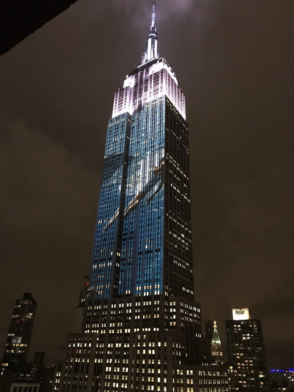 How long does it take to walk up the stairs of the Empire State Building? 