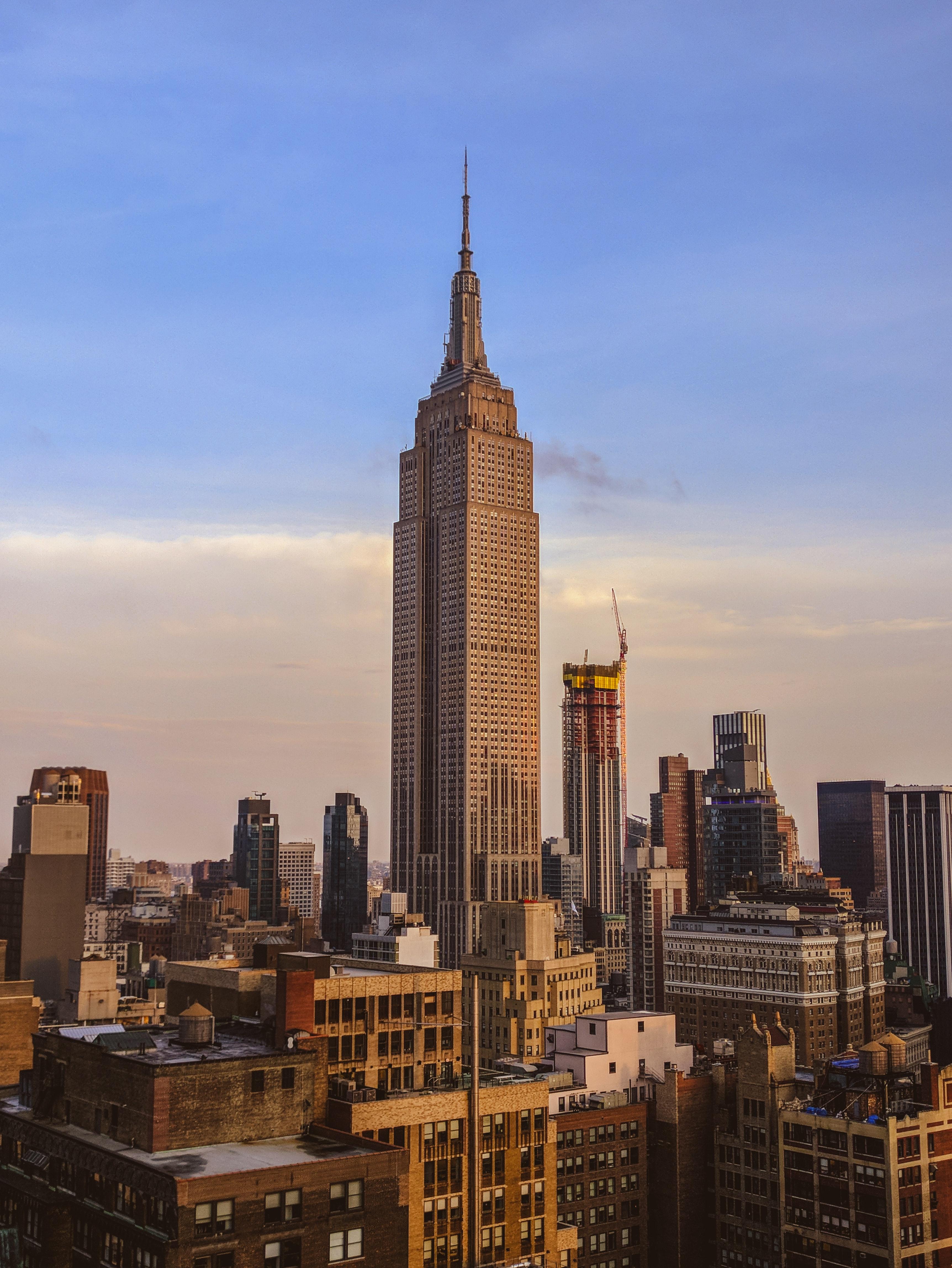How long does it take to walk up the stairs of the Empire State Building? 
