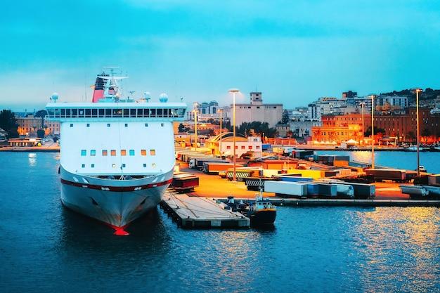How long was the boat ride from Poland to Ellis Island? 