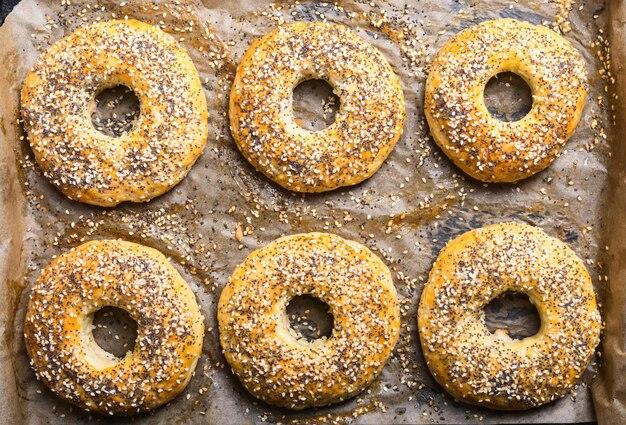 How many calories are in a New York bagel? 