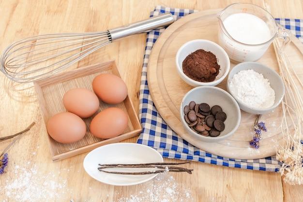 How many cups is 8 oz flour? 