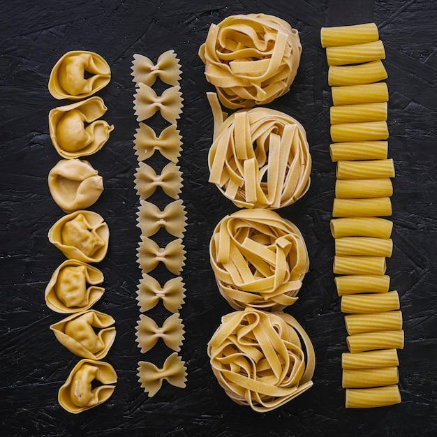 How many servings does 2 cups of dry macaroni make? 