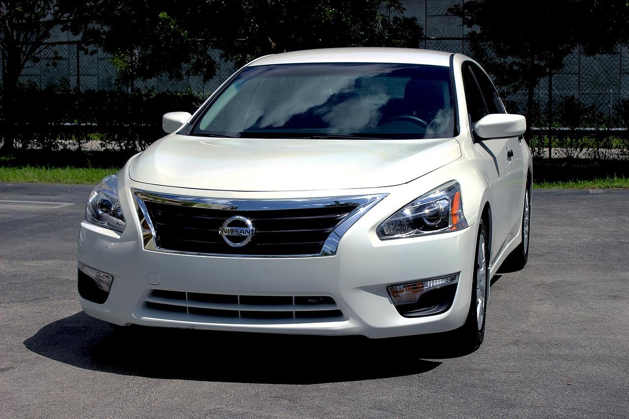 How many speakers does my Nissan Altima have? 