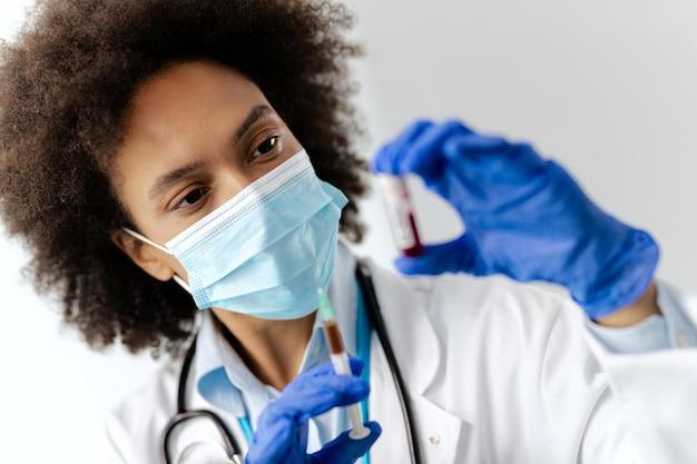 How many years does it take to become an epidemiologist? 