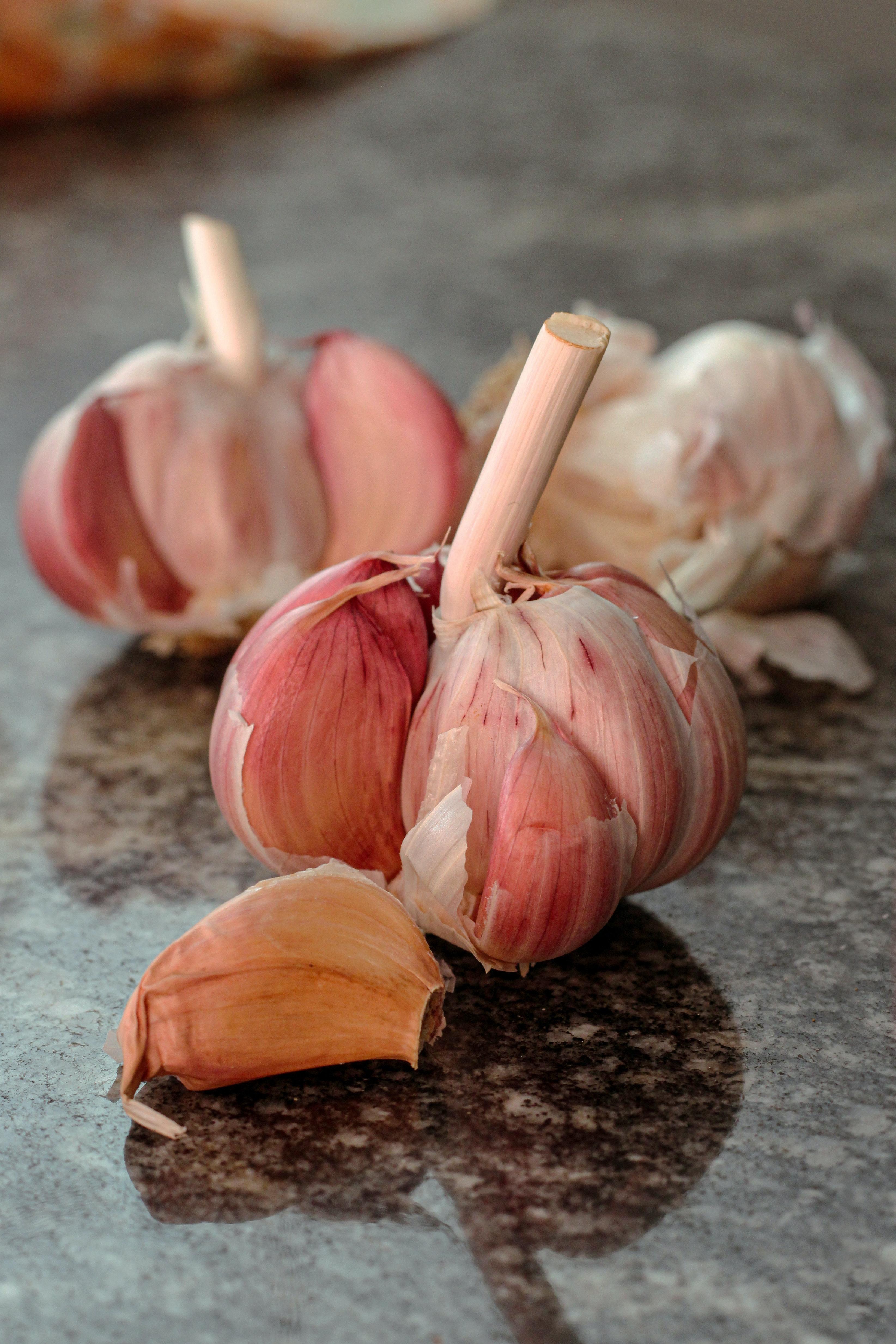 How much does 1 clove of garlic weigh? 