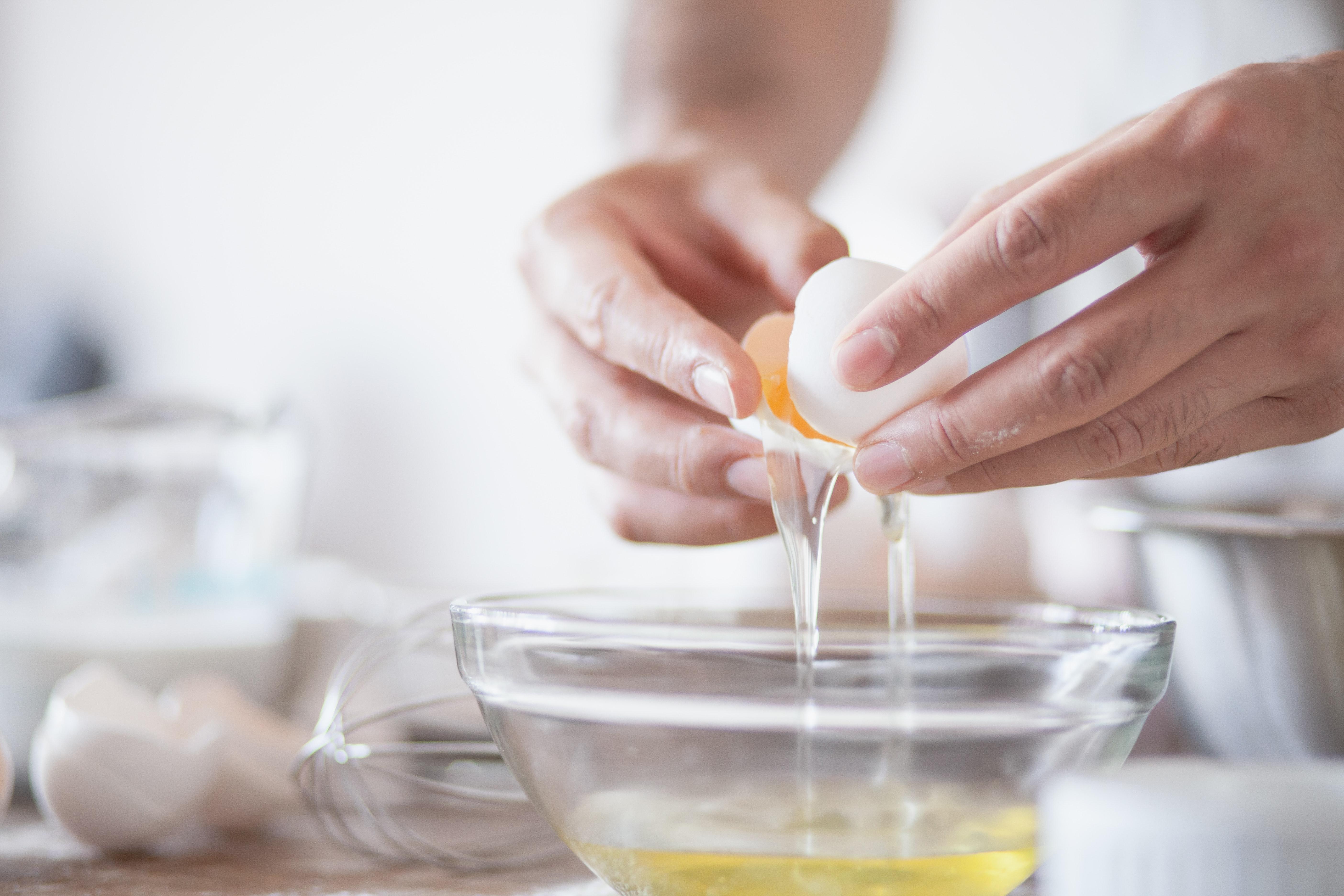 How much egg white equals a whole egg? 