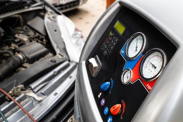 How much fuel does a 100 hp tractor use per hour? 