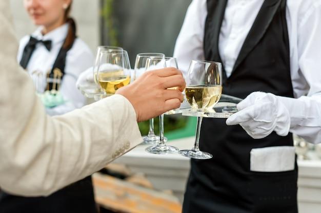 How much is duty on wine into us? 