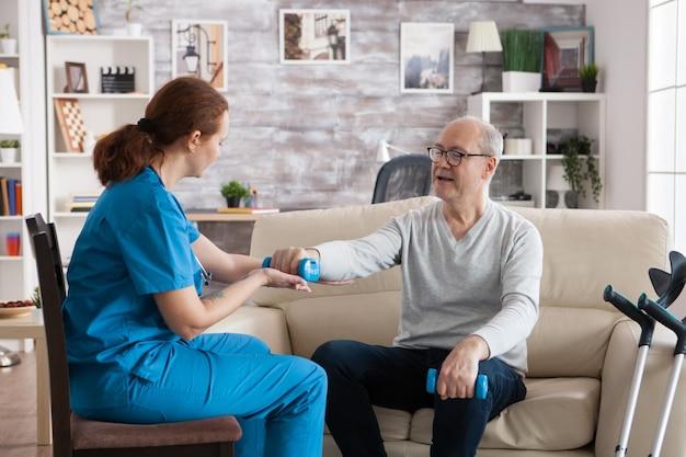 How much money do nursing home owners make? 