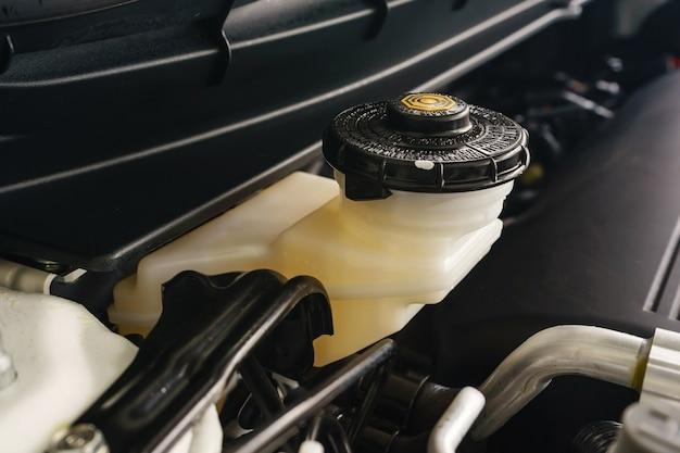 How much power steering fluid does a Honda Accord hold? 