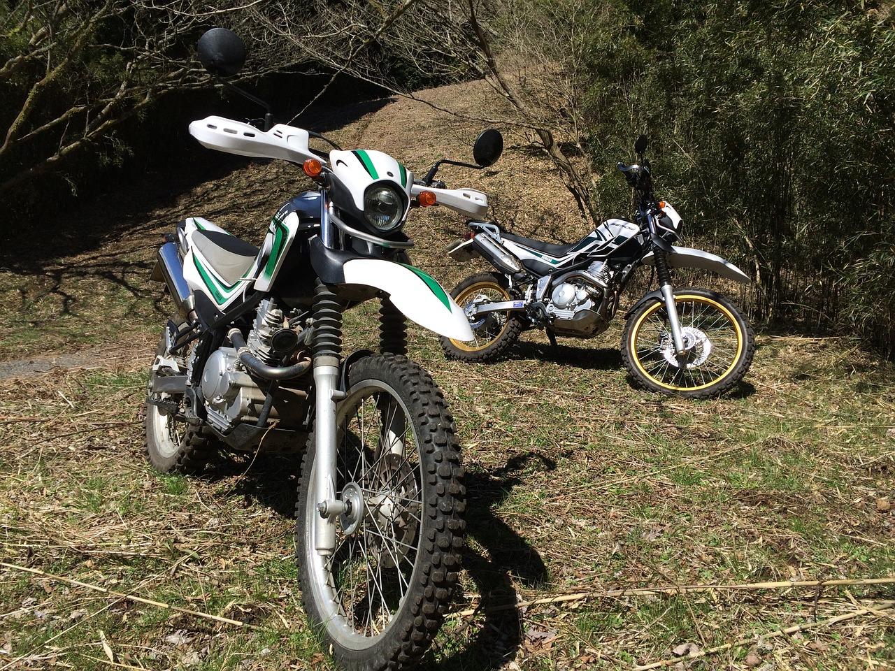 How much transmission oil does a 2015 CRF450R take? 