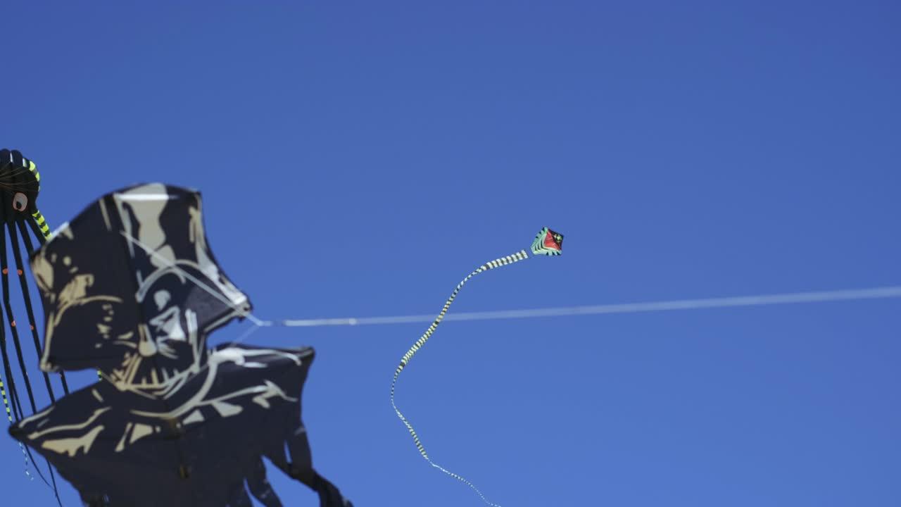 How Slow Can an F-16 fly? 