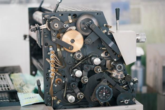How did the printing press help spread the Renaissance? 