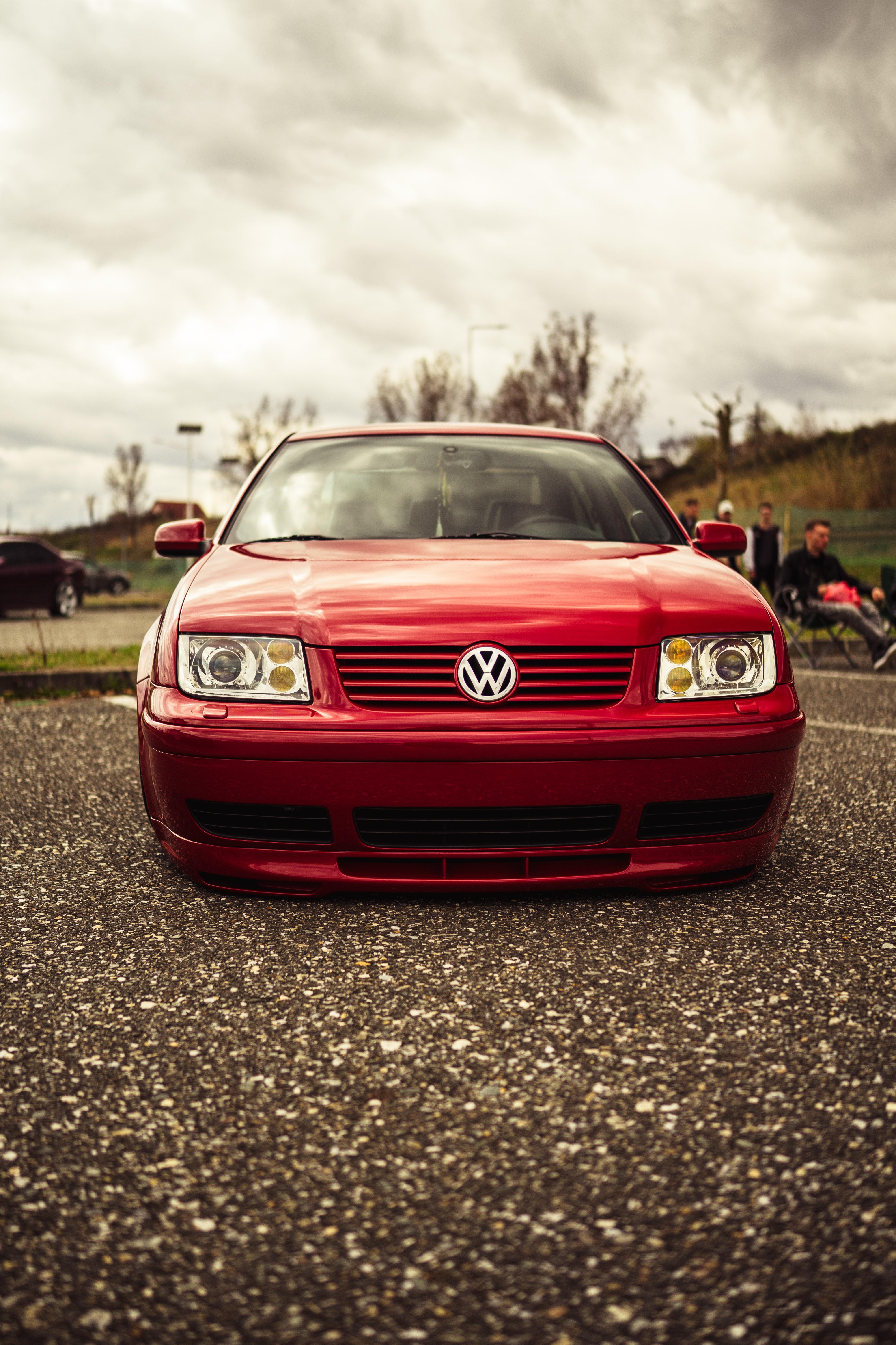 How do you change a thermostat on a Volkswagen Jetta? 