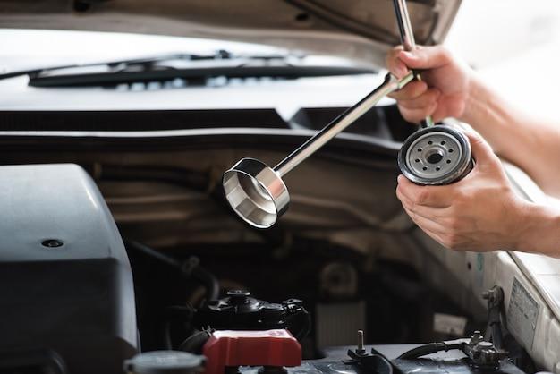 What size wrench do you need to change oil filter? 