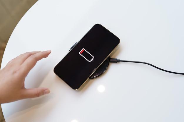 How do I change the battery in my 2014 Charger? 