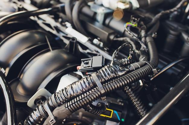 How do you connect two fuel tanks together? 