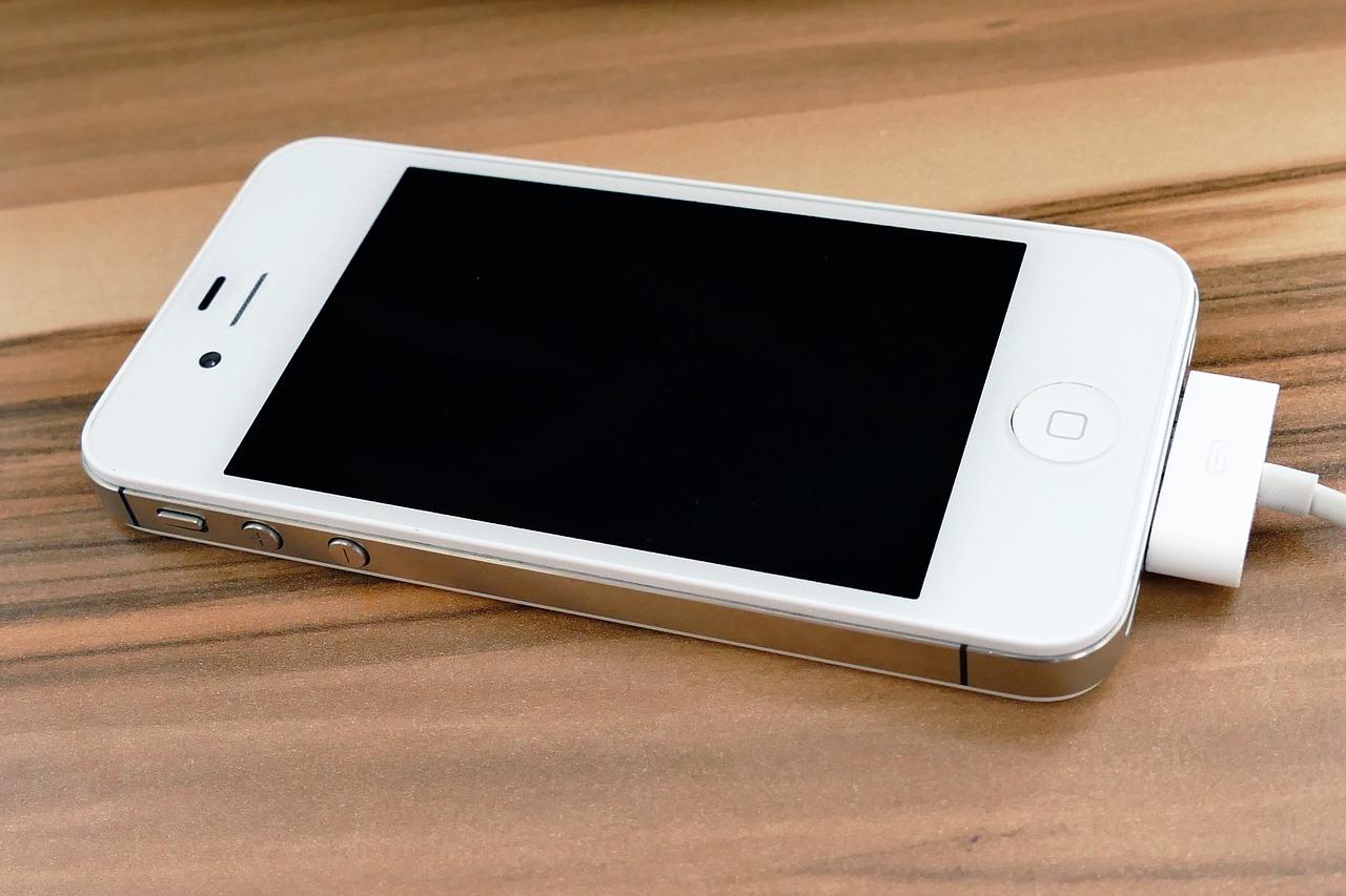 How do I connect my iPhone 4S to the Internet? 