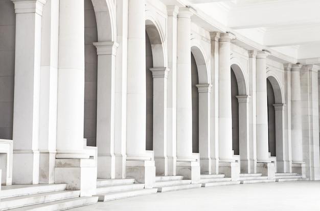 How do I create columns in Photoshop? 