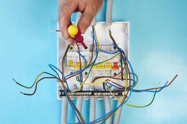 How do I know what size fuse I need? 