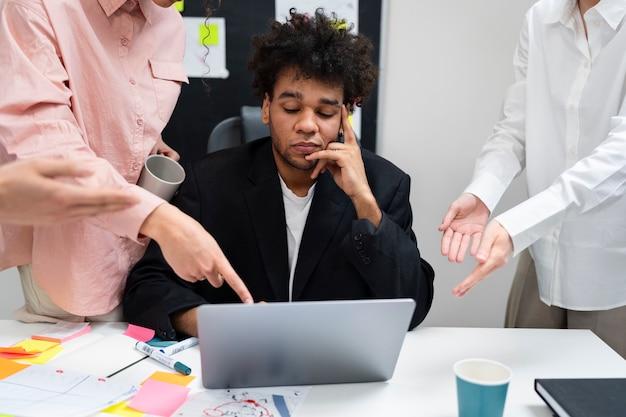 How do you handle conflicting priorities interview question? 
