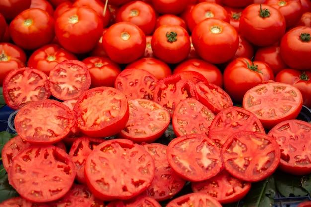 How do you keep veggies fresh after cutting them? 