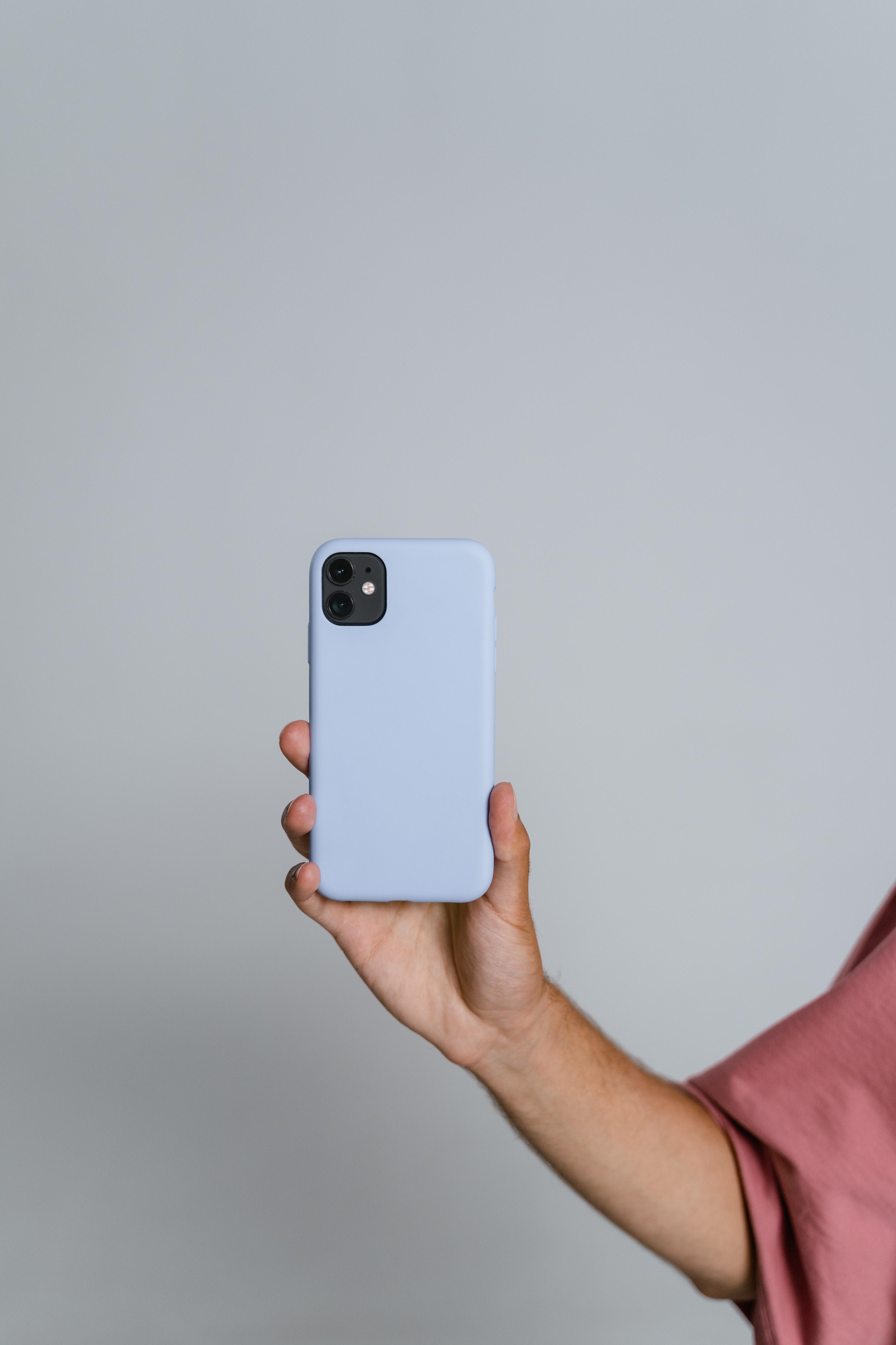 How do you make a silicone case sticky again? 