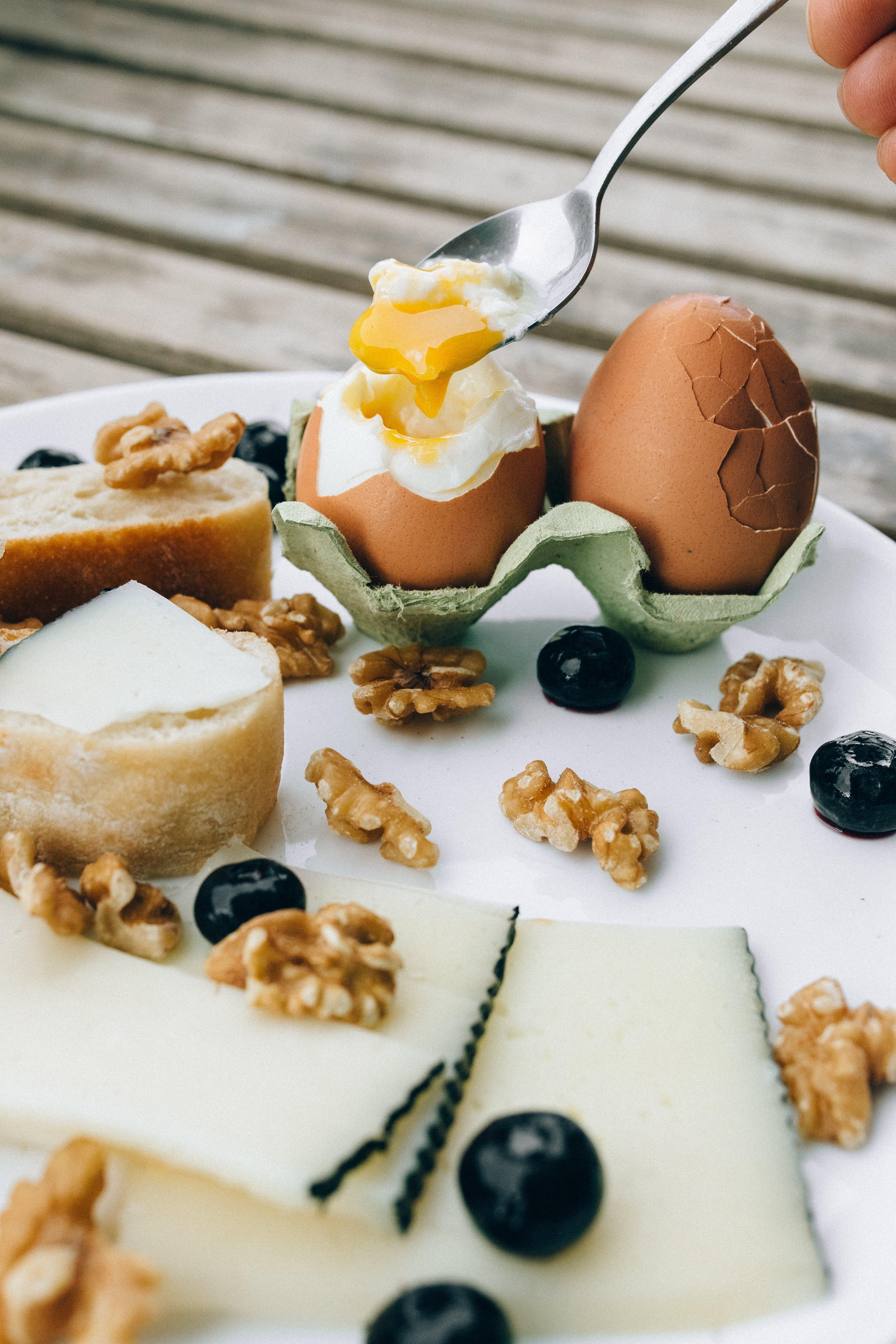 How do you measure an ounce of goat cheese? 