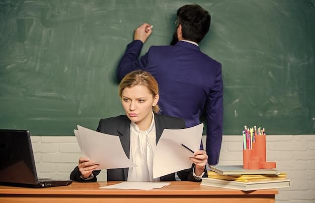 How do you write a teachers name? 