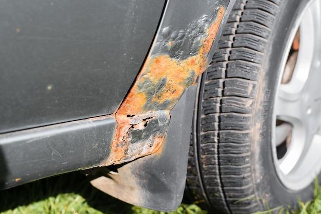How do you remove rocker panels? 