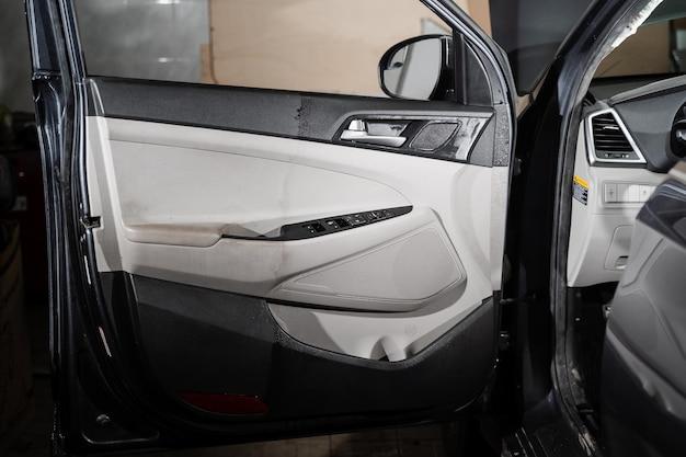 How do I remove drivers side kick panel? 