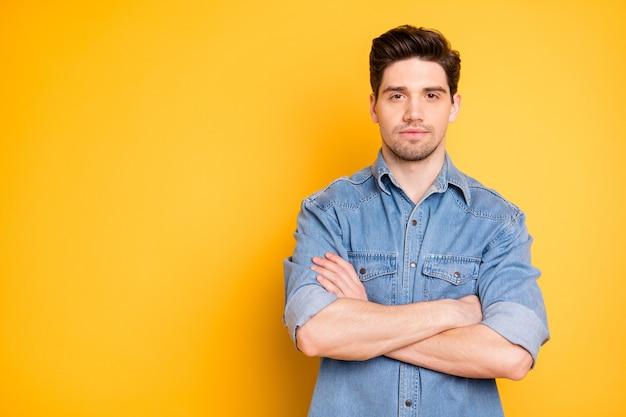 How do you respond to you are interested in a job? 