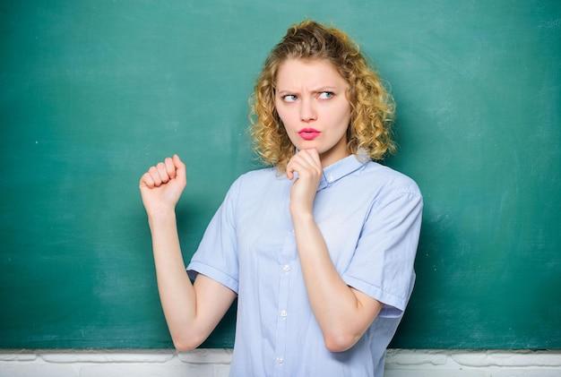 How do you know if your teacher has a crush on you? 
