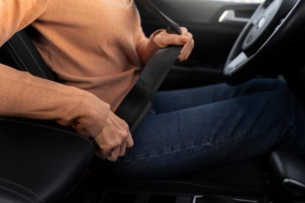 How do I turn off the seatbelt alarm in my Jeep? 