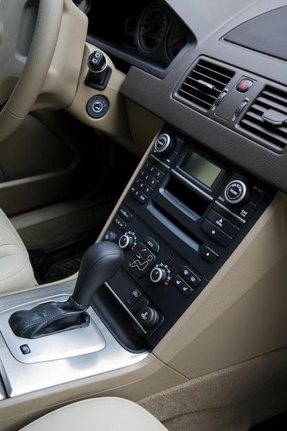 How do you turn off the wrench light on a Honda Pilot? 