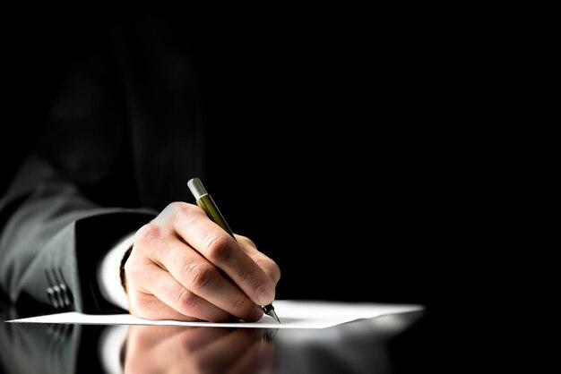 How do you write a follow up letter of recommendation? 