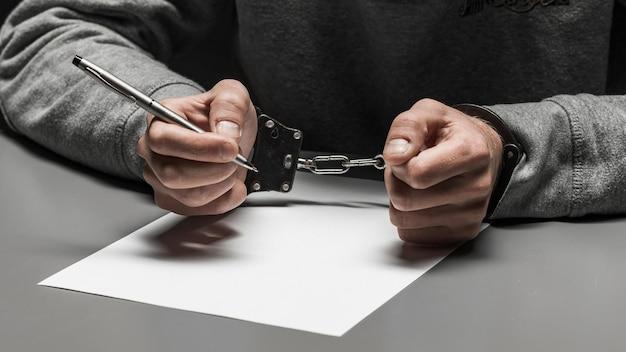 How do I write a letter of explanation for a criminal record? 