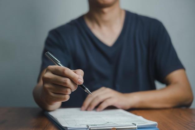How do I write a letter to a managing director? 